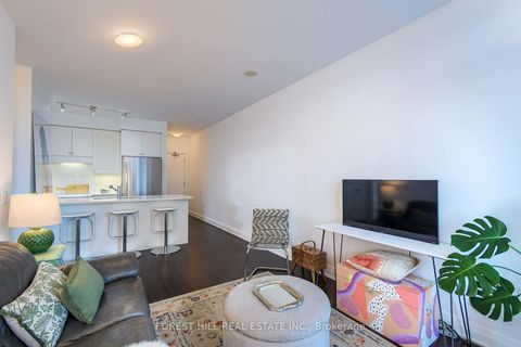 Photo 4 at 1505 - 530 St Clair Avenue W, Cedarvale, Toronto