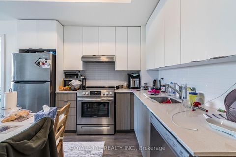 Photo 11 at 401 - 120 Canon Jackson Drive, Greenbrook, Toronto