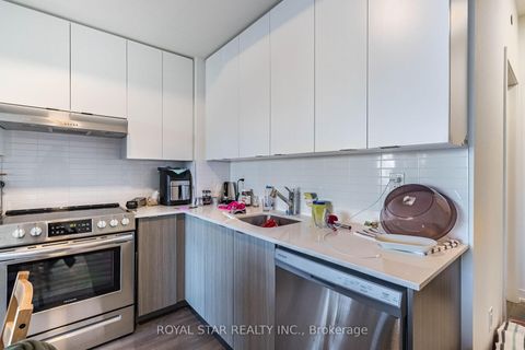Photo 12 at 401 - 120 Canon Jackson Drive, Greenbrook, Toronto