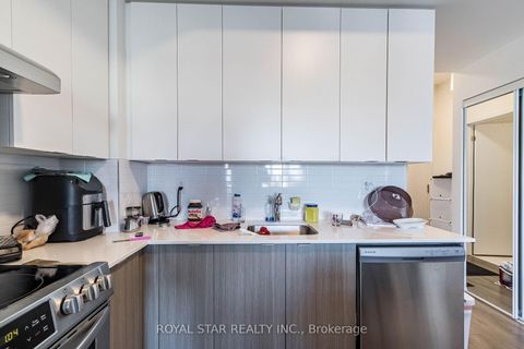 Photo 13 at 401 - 120 Canon Jackson Drive, Greenbrook, Toronto