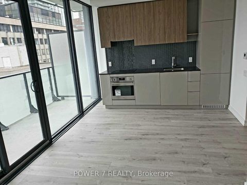 Photo 3 at 911 - 161 Roehampton Avenue, Mount Pleasant East, Toronto