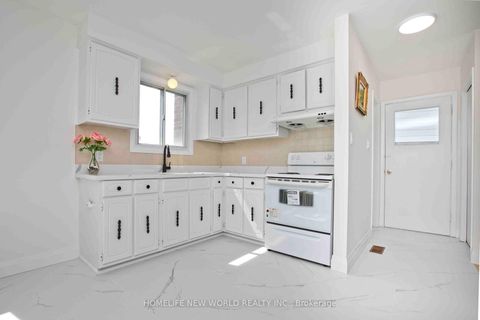 Photo 9 at 93 Corinthian Boulevard, L'Amoreaux, Toronto