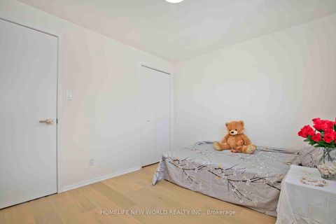 Photo 14 at 93 Corinthian Boulevard, L'Amoreaux, Toronto