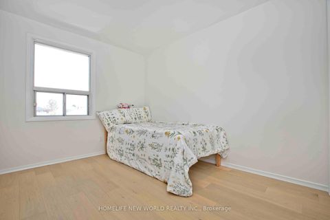 Photo 15 at 93 Corinthian Boulevard, L'Amoreaux, Toronto