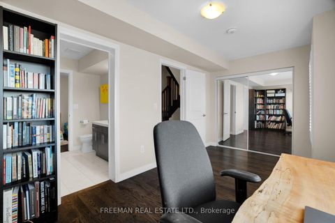 Photo 11 at 17 Locust Lodge Gardens, CFB, Toronto