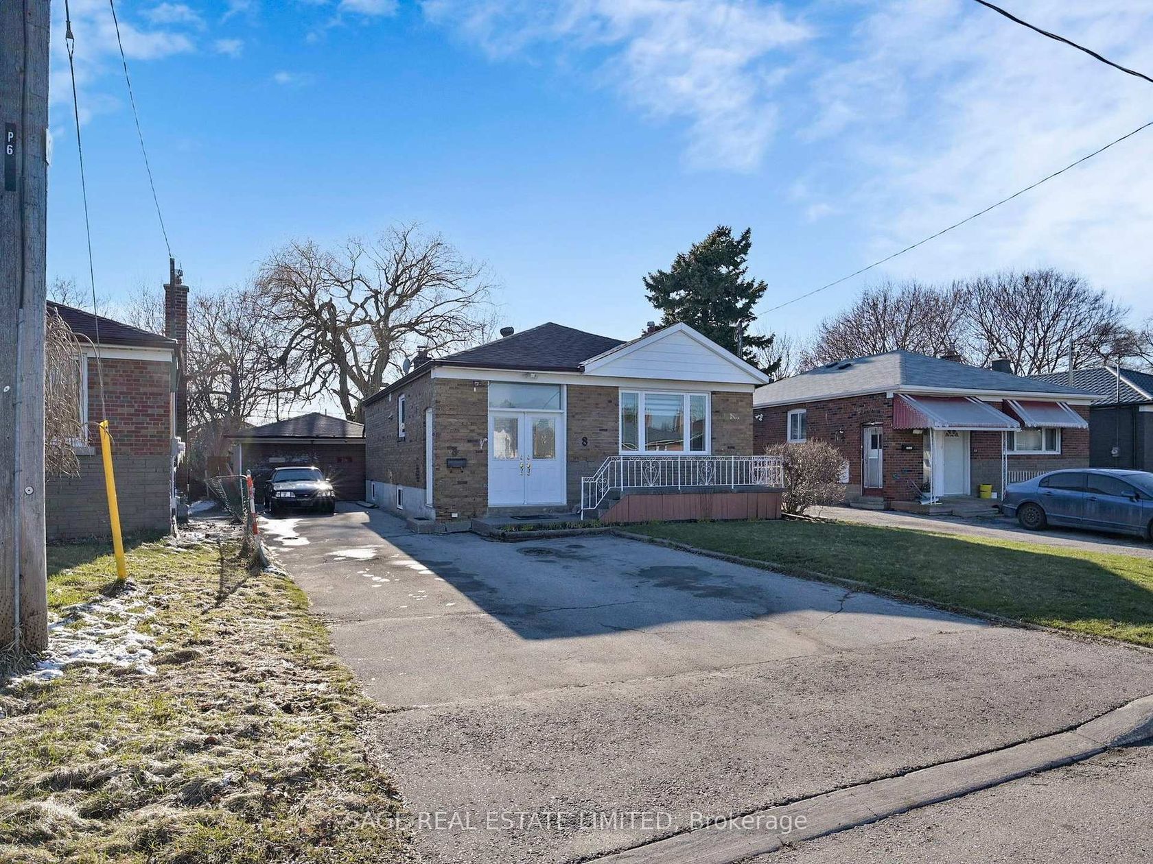 8 Lombardy Crescent, Kennedy Park, Toronto 