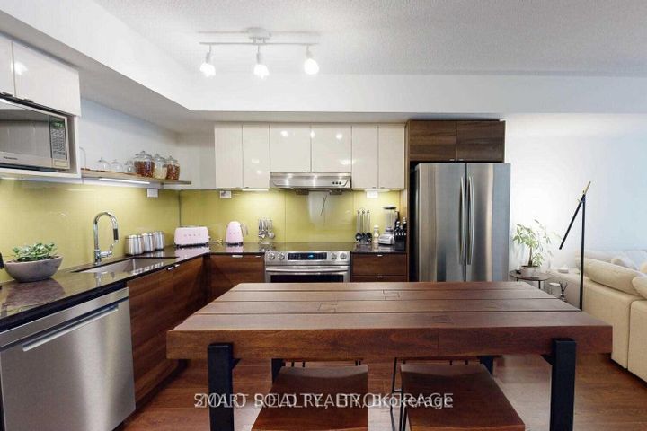 Photo 2 at 510 - 121 Mcmahon Drive, Bayview Village, Toronto