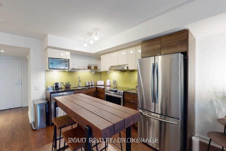 Photo 3 at 510 - 121 Mcmahon Drive, Bayview Village, Toronto