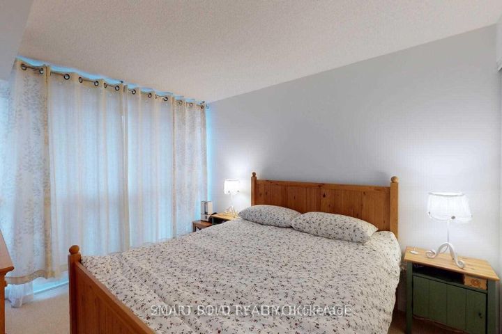 Photo 5 at 510 - 121 Mcmahon Drive, Bayview Village, Toronto