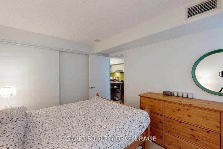 Photo 6 at 510 - 121 Mcmahon Drive, Bayview Village, Toronto
