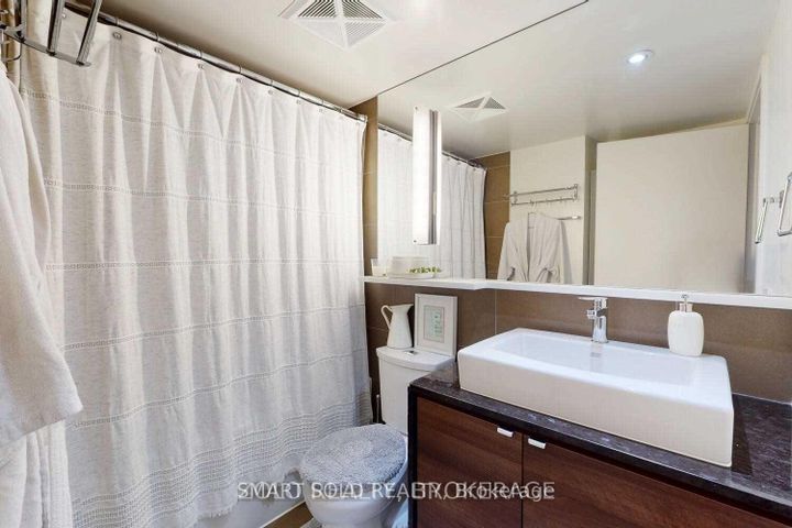 Photo 7 at 510 - 121 Mcmahon Drive, Bayview Village, Toronto