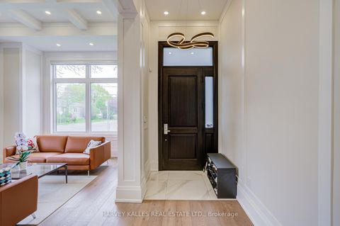 Photo 2 at 170 Spring Garden Avenue, Willowdale East, Toronto