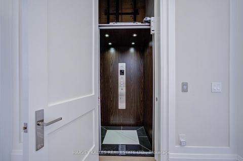Photo 9 at 170 Spring Garden Avenue, Willowdale East, Toronto