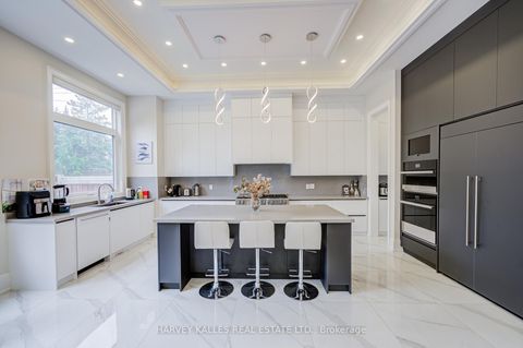 Photo 11 at 170 Spring Garden Avenue, Willowdale East, Toronto