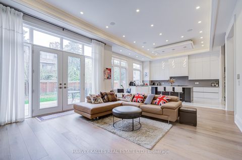 Photo 15 at 170 Spring Garden Avenue, Willowdale East, Toronto