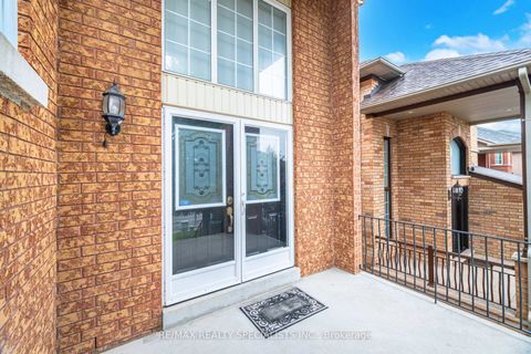 Photo 2 at 223 Sonoma Boulevard, Sonoma Heights, Vaughan