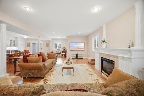 Photo 8 at 223 Sonoma Boulevard, Sonoma Heights, Vaughan