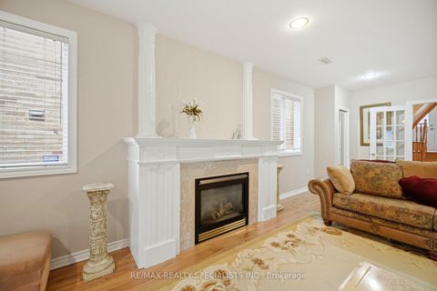 Photo 10 at 223 Sonoma Boulevard, Sonoma Heights, Vaughan