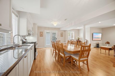 Photo 15 at 223 Sonoma Boulevard, Sonoma Heights, Vaughan