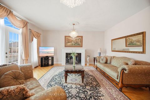 Photo 21 at 223 Sonoma Boulevard, Sonoma Heights, Vaughan