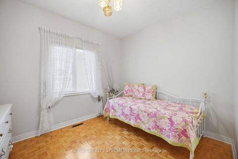 Photo 41 at 223 Sonoma Boulevard, Sonoma Heights, Vaughan