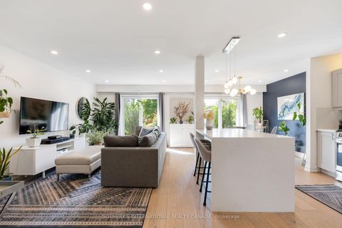 Photo 3 at 902 Vistula Drive, West Shore, Pickering