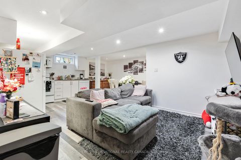 Photo 22 at 902 Vistula Drive, West Shore, Pickering