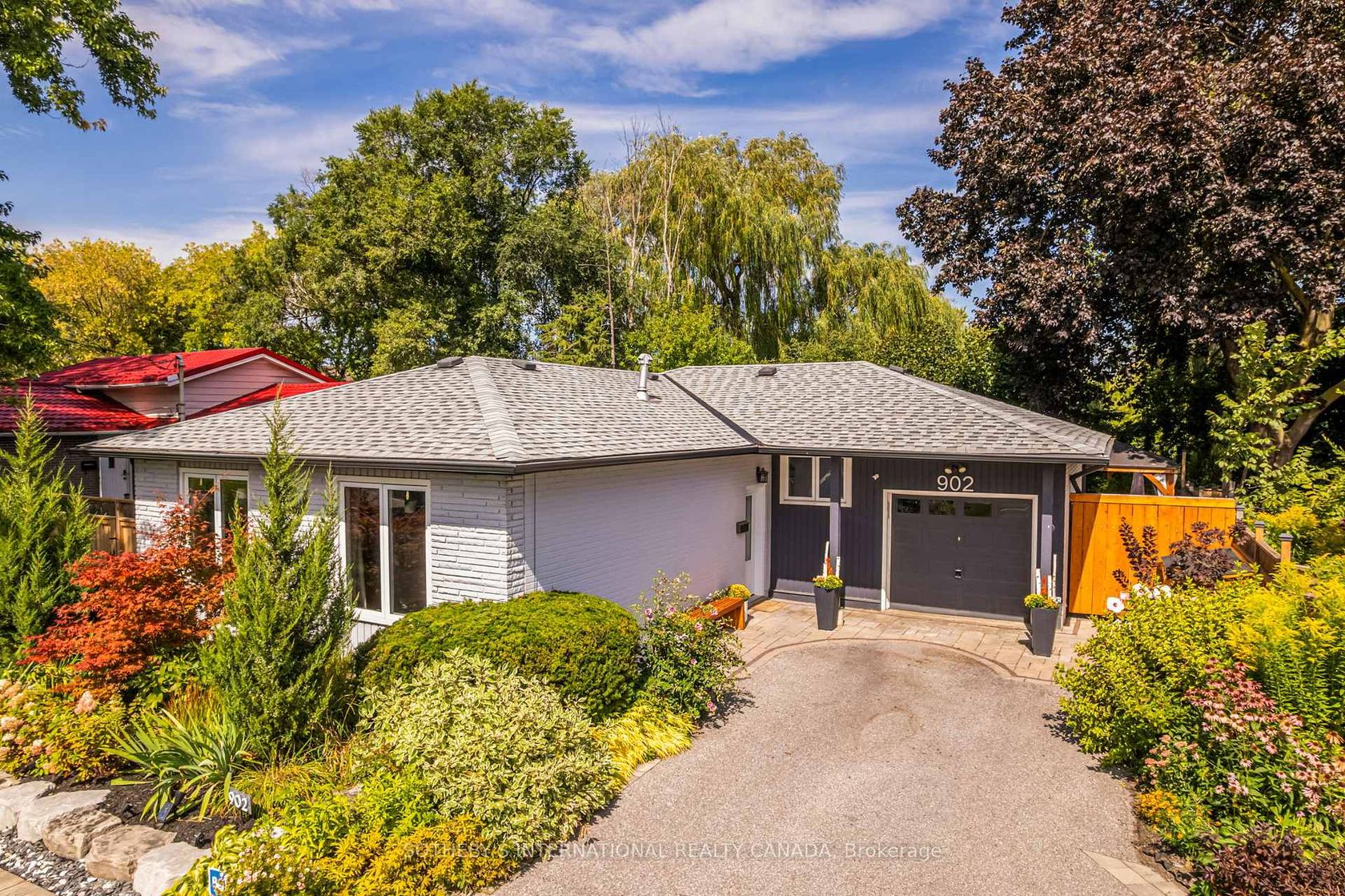 902 Vistula Drive, West Shore, Pickering photo number 2