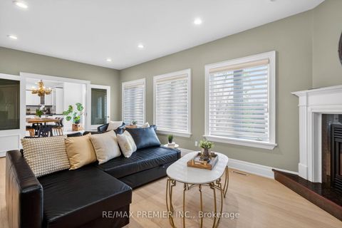 Photo 12 at 46 Deerchase Circle, Islington Woods, Vaughan