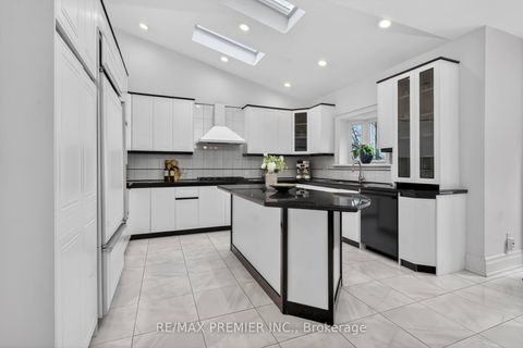 Photo 14 at 46 Deerchase Circle, Islington Woods, Vaughan
