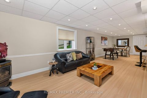 Photo 32 at 46 Deerchase Circle, Islington Woods, Vaughan