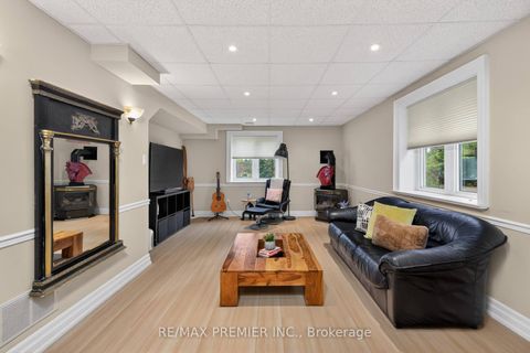 Photo 33 at 46 Deerchase Circle, Islington Woods, Vaughan