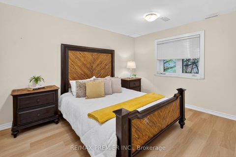 Photo 40 at 46 Deerchase Circle, Islington Woods, Vaughan
