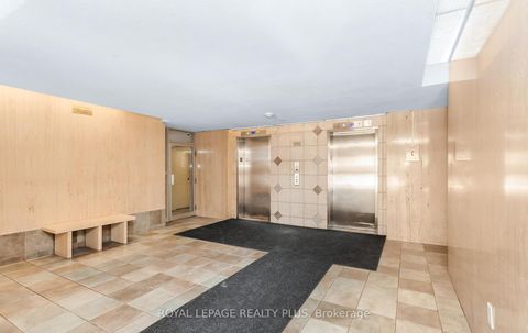 Photo 3 at 1004 - 1 Four Winds Drive, York University Heights, Toronto