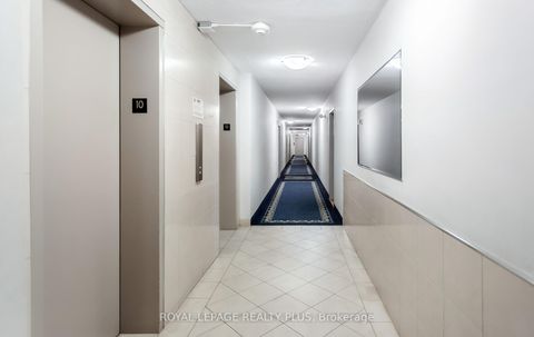 Photo 4 at 1004 - 1 Four Winds Drive, York University Heights, Toronto