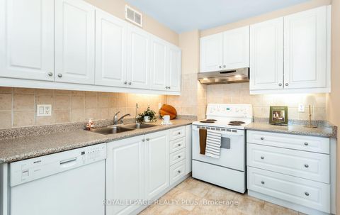 Photo 13 at 1004 - 1 Four Winds Drive, York University Heights, Toronto