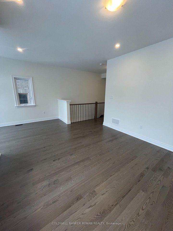 Photo 14 at 13 Elgin Court, Bradford, Bradford West Gwillimbury