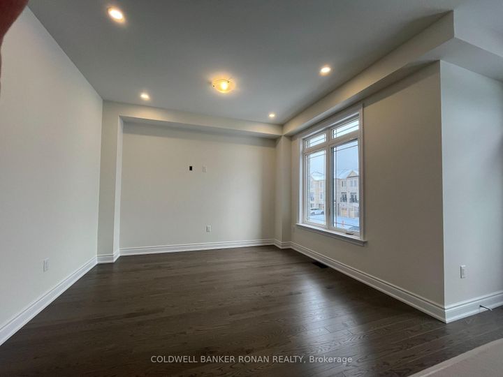 Photo 16 at 13 Elgin Court, Bradford, Bradford West Gwillimbury