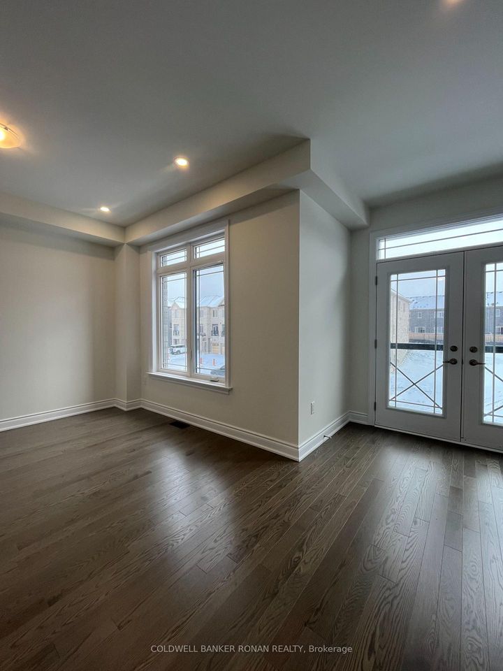 Photo 17 at 13 Elgin Court, Bradford, Bradford West Gwillimbury