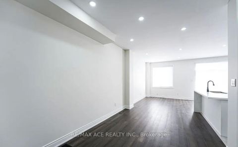 Photo 7 at 203 Raleigh Avenue, Birchmount, Toronto