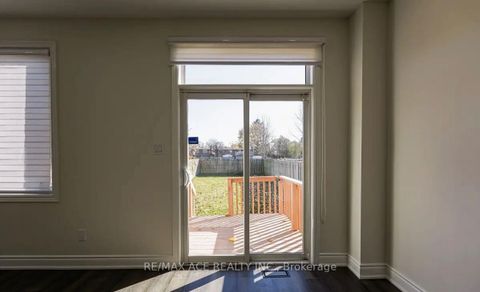 Photo 8 at 203 Raleigh Avenue, Birchmount, Toronto