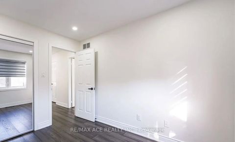 Photo 13 at 203 Raleigh Avenue, Birchmount, Toronto