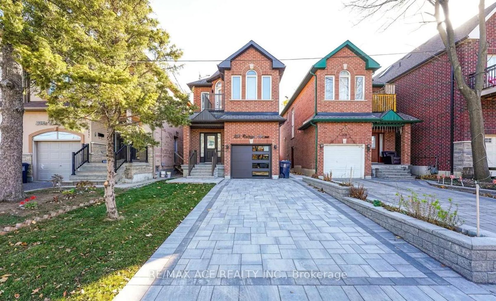 203 Raleigh Avenue, Birchmount, Toronto photo number 2