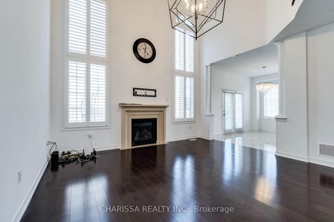 Photo 4 at 2 HAWSTONE Road, Vellore Village, Vaughan