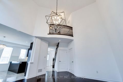 Photo 7 at 2 HAWSTONE Road, Vellore Village, Vaughan