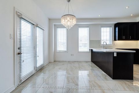 Photo 16 at 2 HAWSTONE Road, Vellore Village, Vaughan