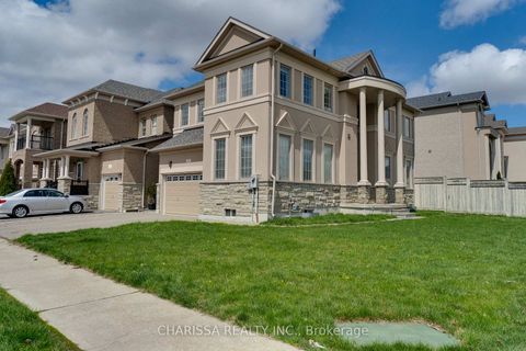 Photo 37 at 2 HAWSTONE Road, Vellore Village, Vaughan