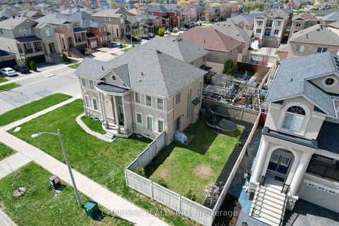 Photo 39 at 2 HAWSTONE Road, Vellore Village, Vaughan