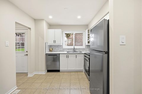Photo 5 at 112 - 57 Godstone Road, Don Valley Village, Toronto