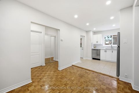 Photo 15 at 112 - 57 Godstone Road, Don Valley Village, Toronto